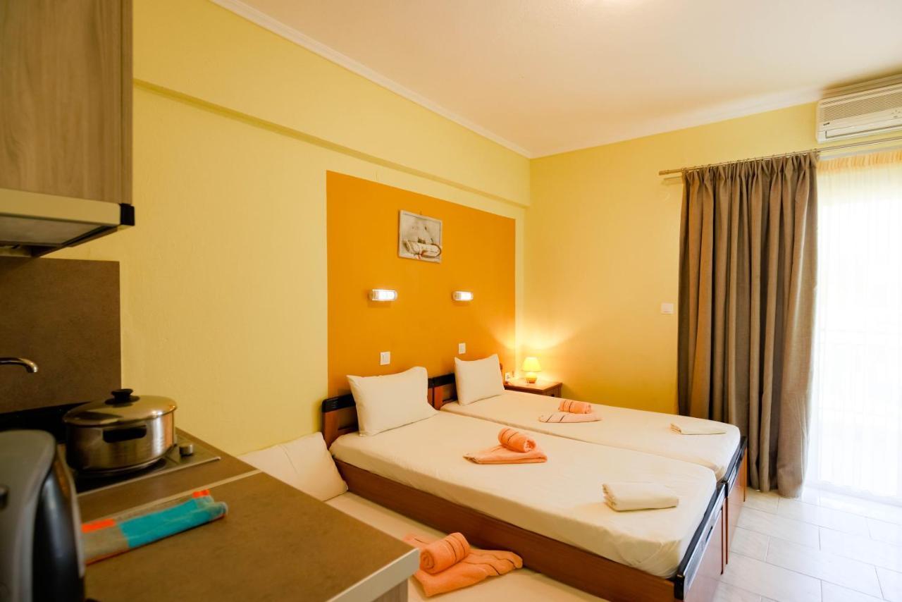 Dionisos Apartments Paralia Dionisiou Exterior foto