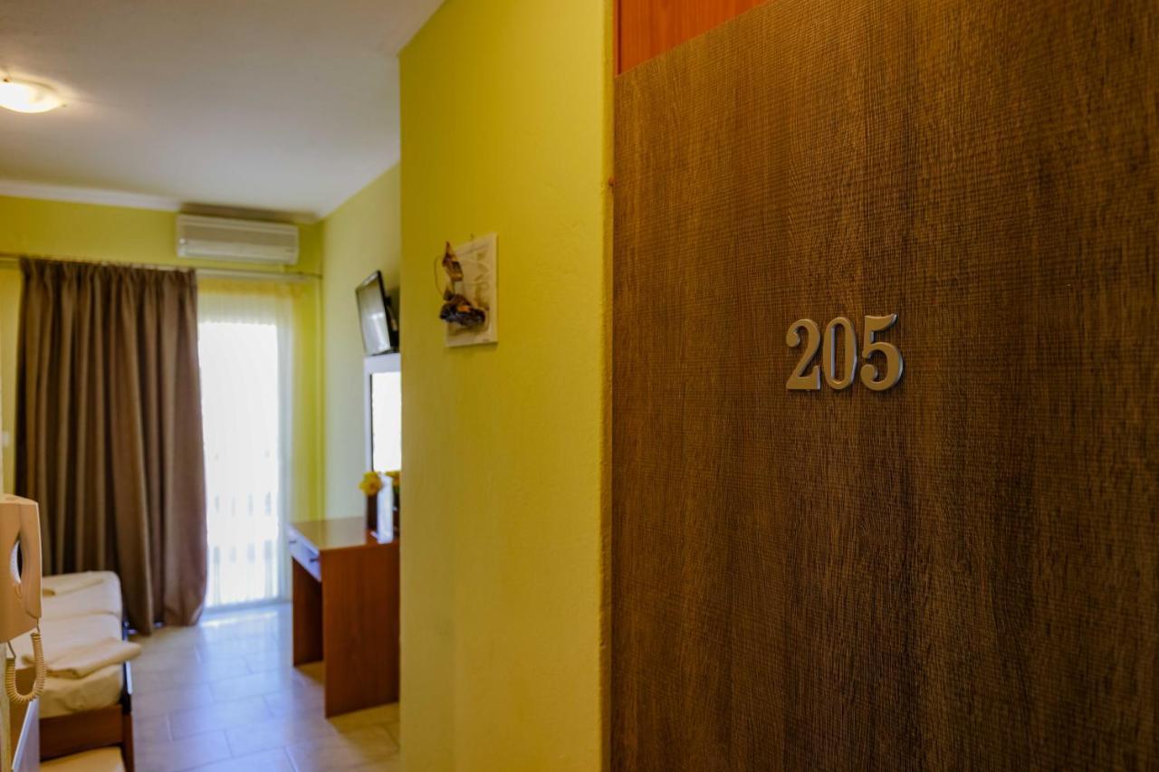 Dionisos Apartments Paralia Dionisiou Exterior foto